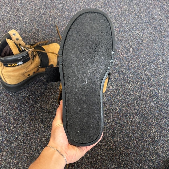 Cougar Paw Boots in Yellow and Black - Picture 4 of 5